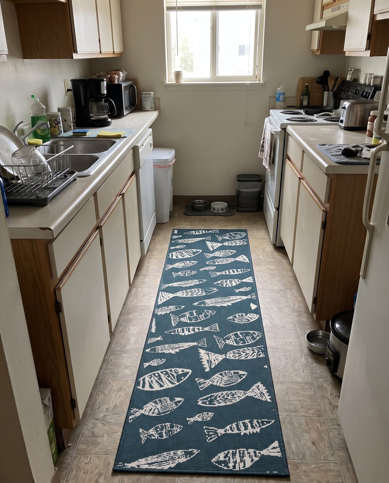 2' x 8' Thaddeus · Fish Outdoor Rug, blue and ivory