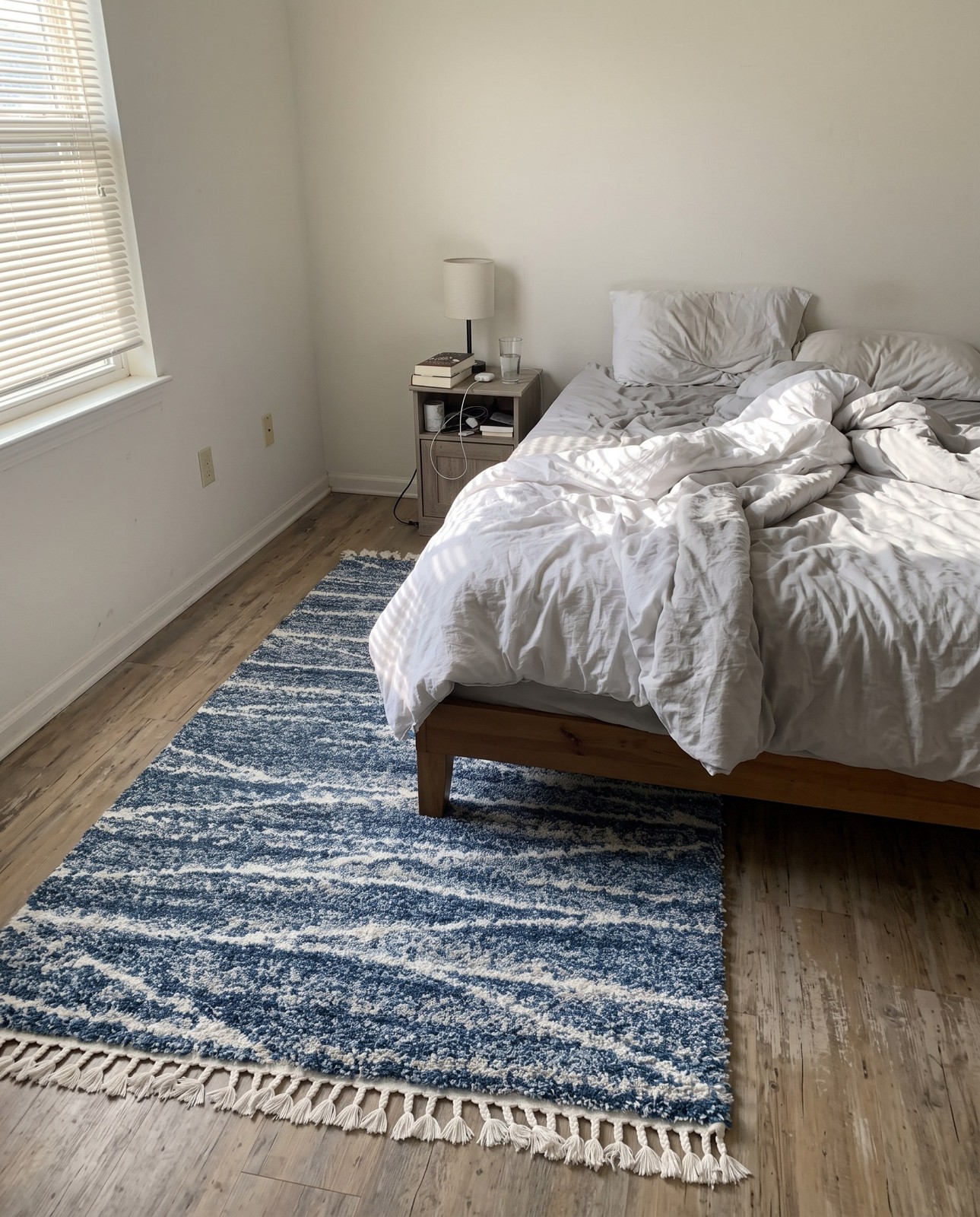 Detail image of 7' x 10' Edenton · Abstract Shag Rug, blue