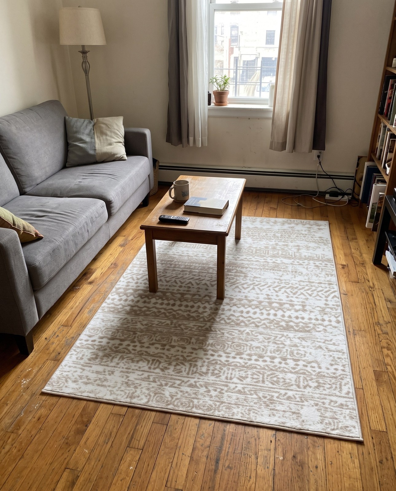 3' 3 x 5' 3 Gleason · Lines rug, snow white
