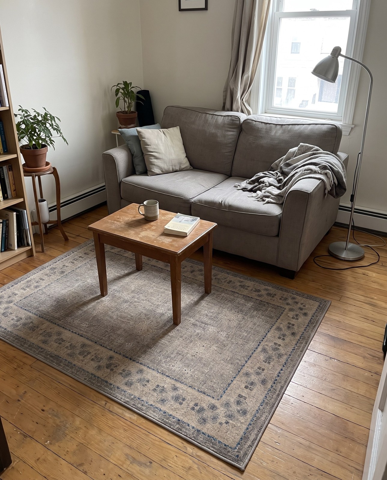 3' 3 x 5' 3 Esmond · Border rug