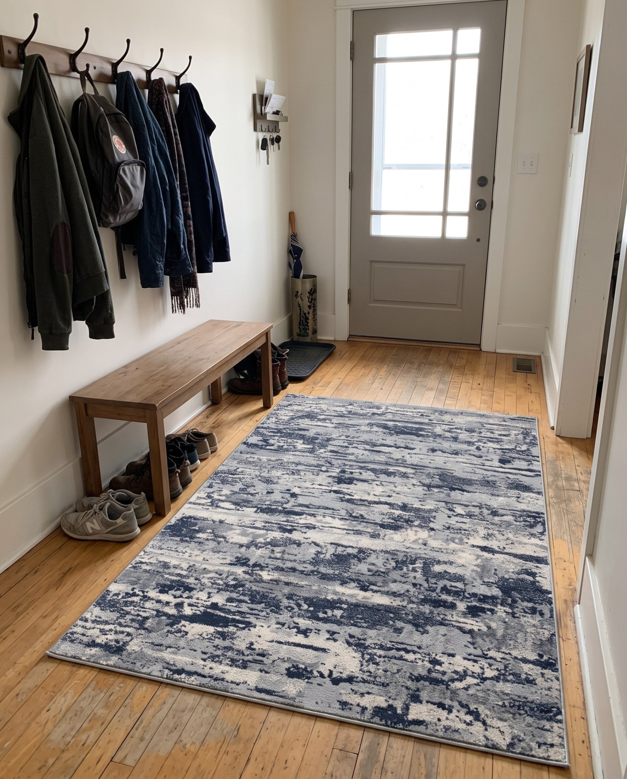 Detail image of 4' x 6' Wilmot · Abstract rug, gray