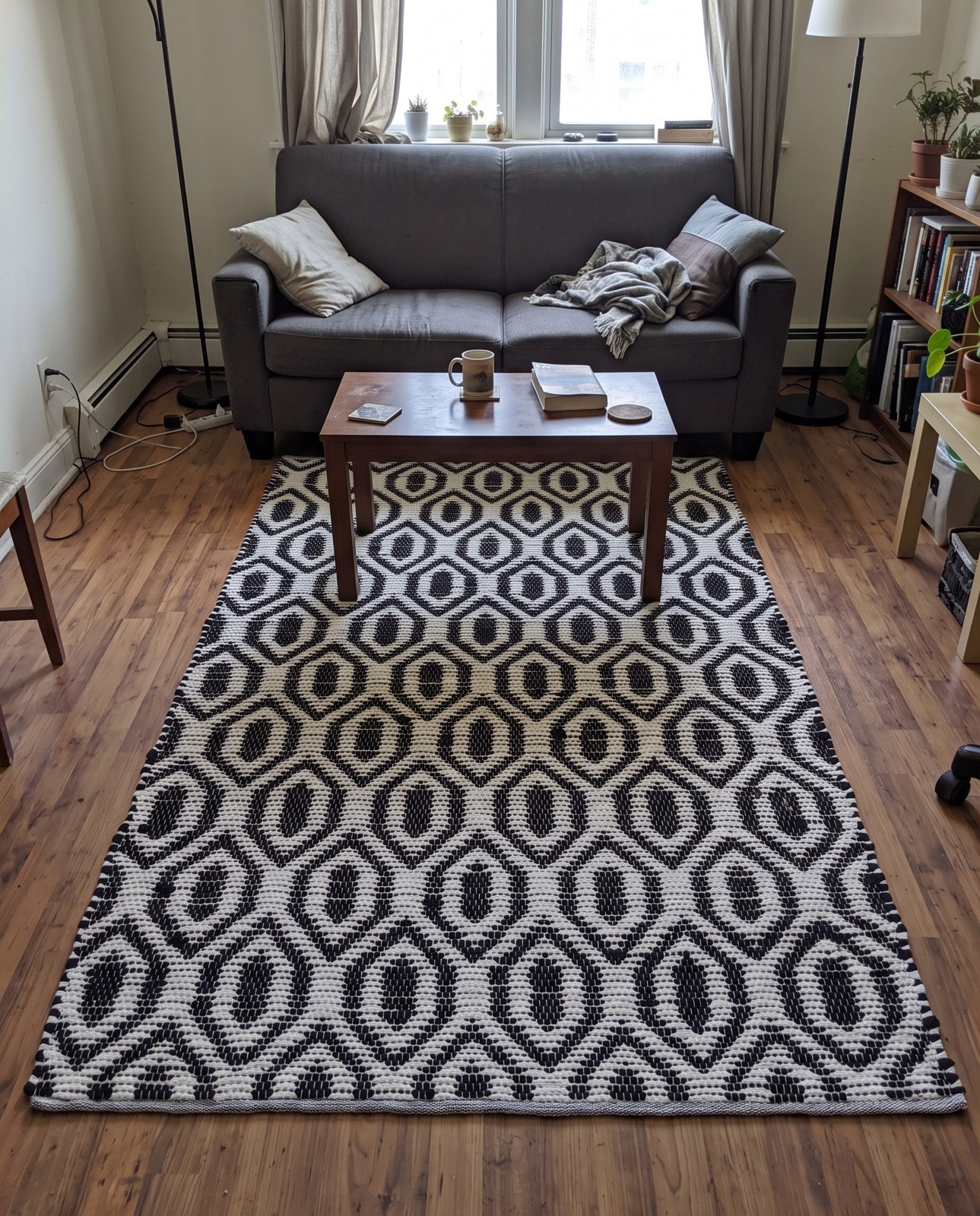 9' x 12' Hops · Geometric Chindi Rug