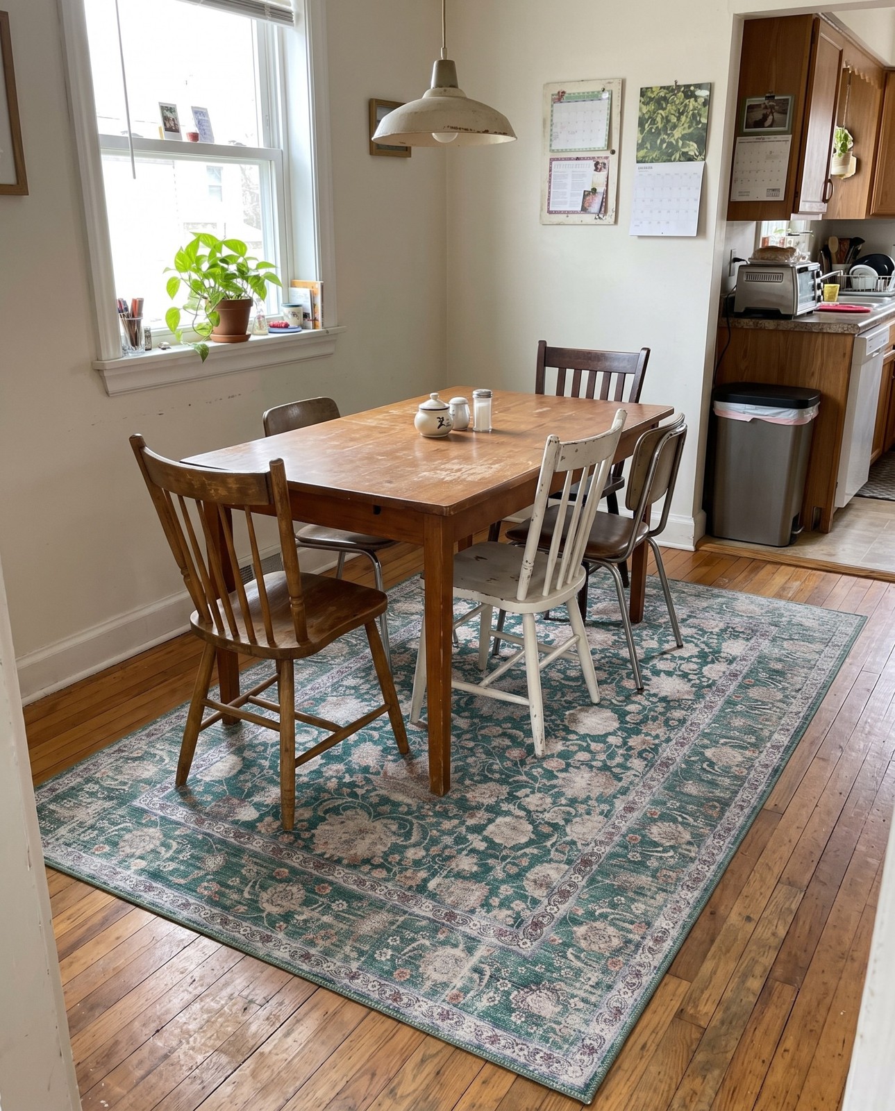 Detail image of 2' x 3' Bertie · Floral rug, emerald and ivory