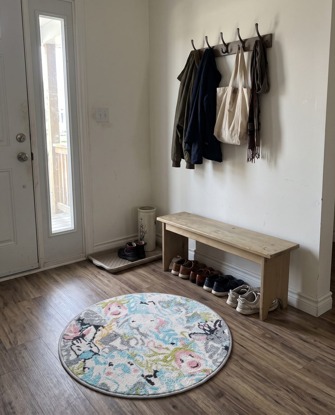 2' 2 x 3' Bowen · Pictoral rug, multi