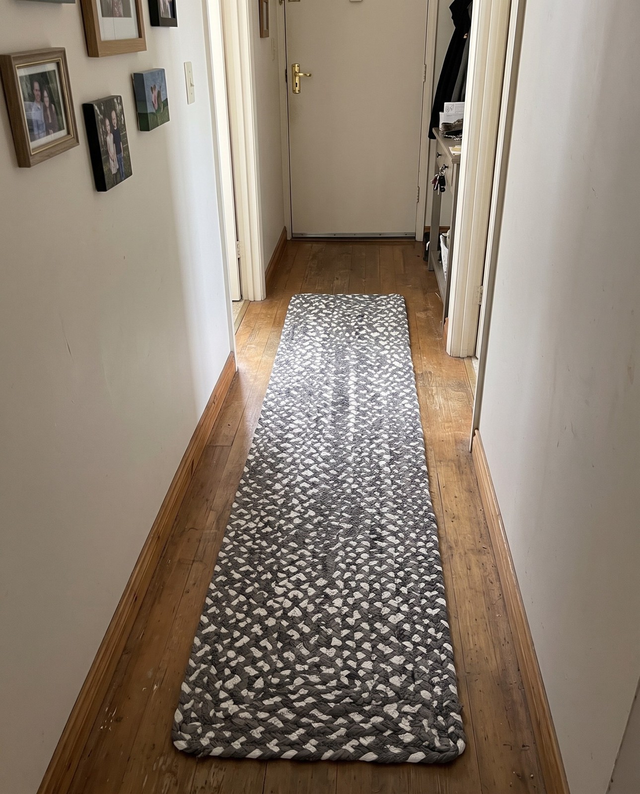 1' 2 x 6' 1 Heywood · Solid Chindi Rug, gray