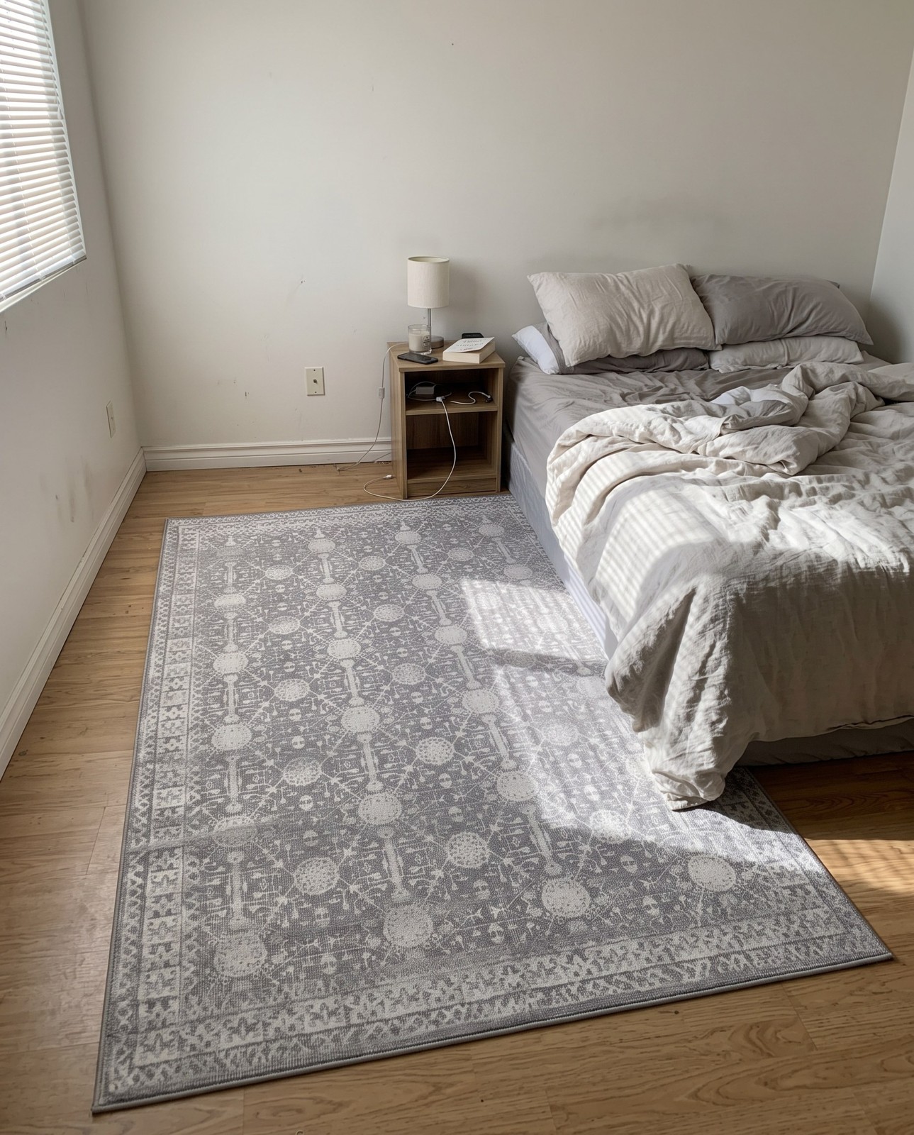 5' x 8' Garrison · Border Washable Rug, gray