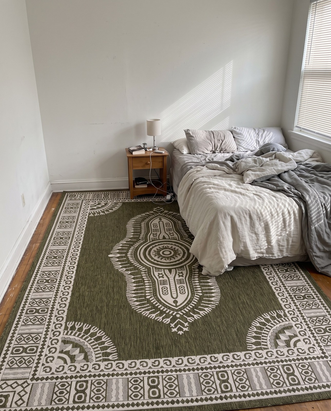 2' x 3' Bainbridge · Border Outdoor Rug, green