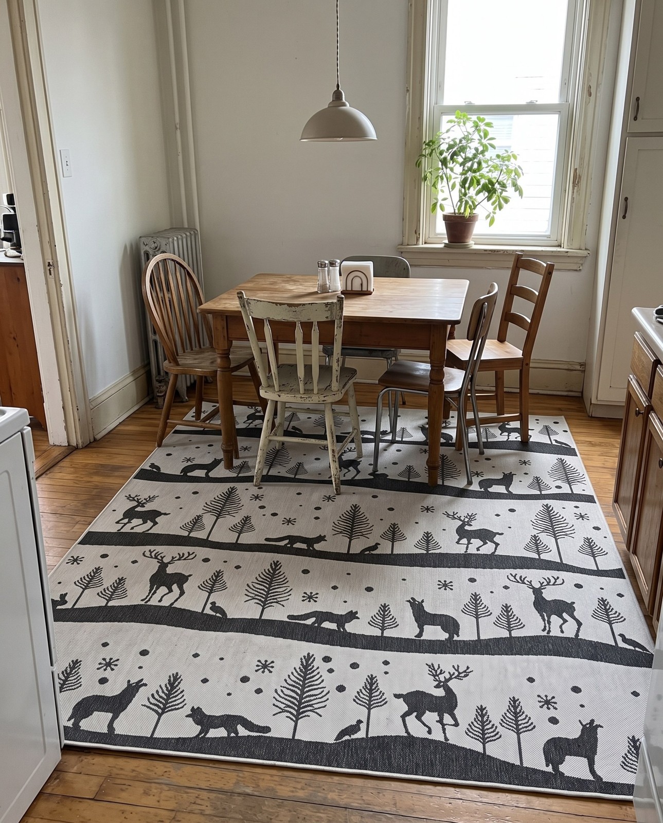 2' x 3' Cashel · Pictoral Outdoor Rug, black and white