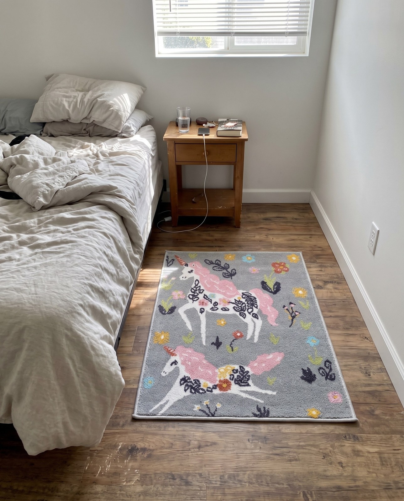 Detail image of 7' 10 x 10' Darcy · Floral / botanical rug, gray