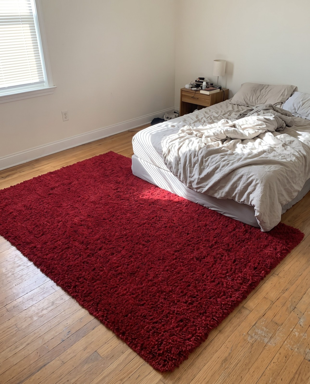 7' x 10' Olympia · Solid Shag Rug, merlot
