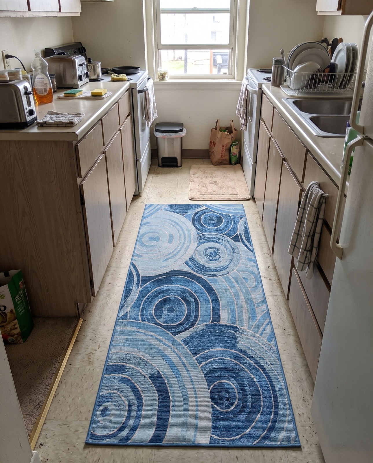 2' 7 x 5' 3 Lomax · Concentric circles Outdoor Rug, shades of blue