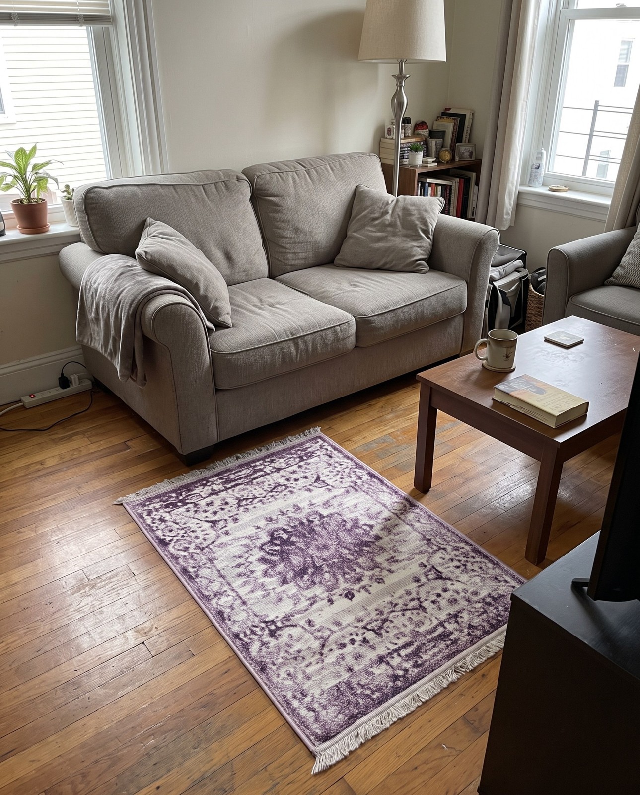 2' 2 x 3' Stanhope · Medallion rug, violet and beige