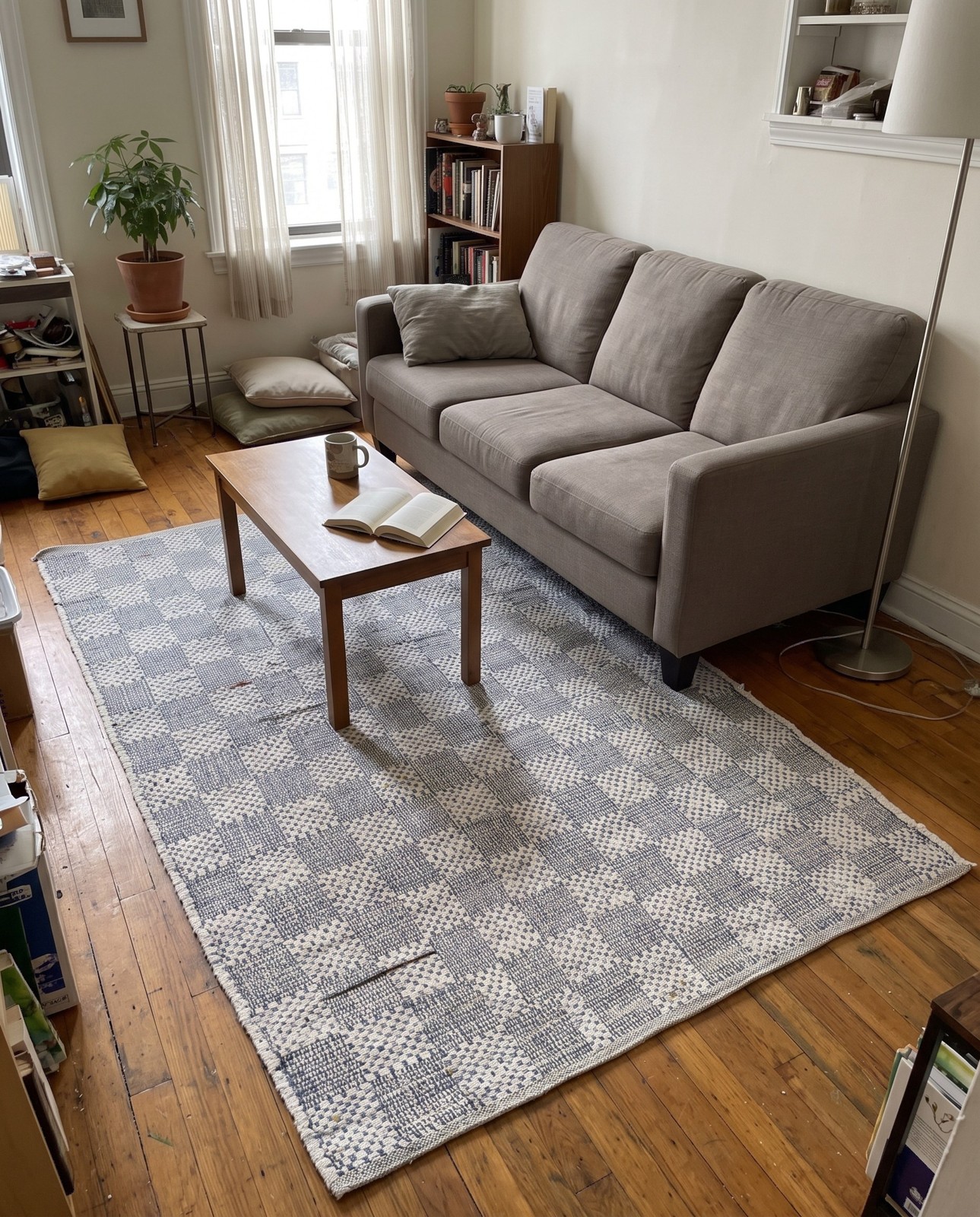 4' 1 x 6' 1 Crofton · Checkered Chindi Rug, white