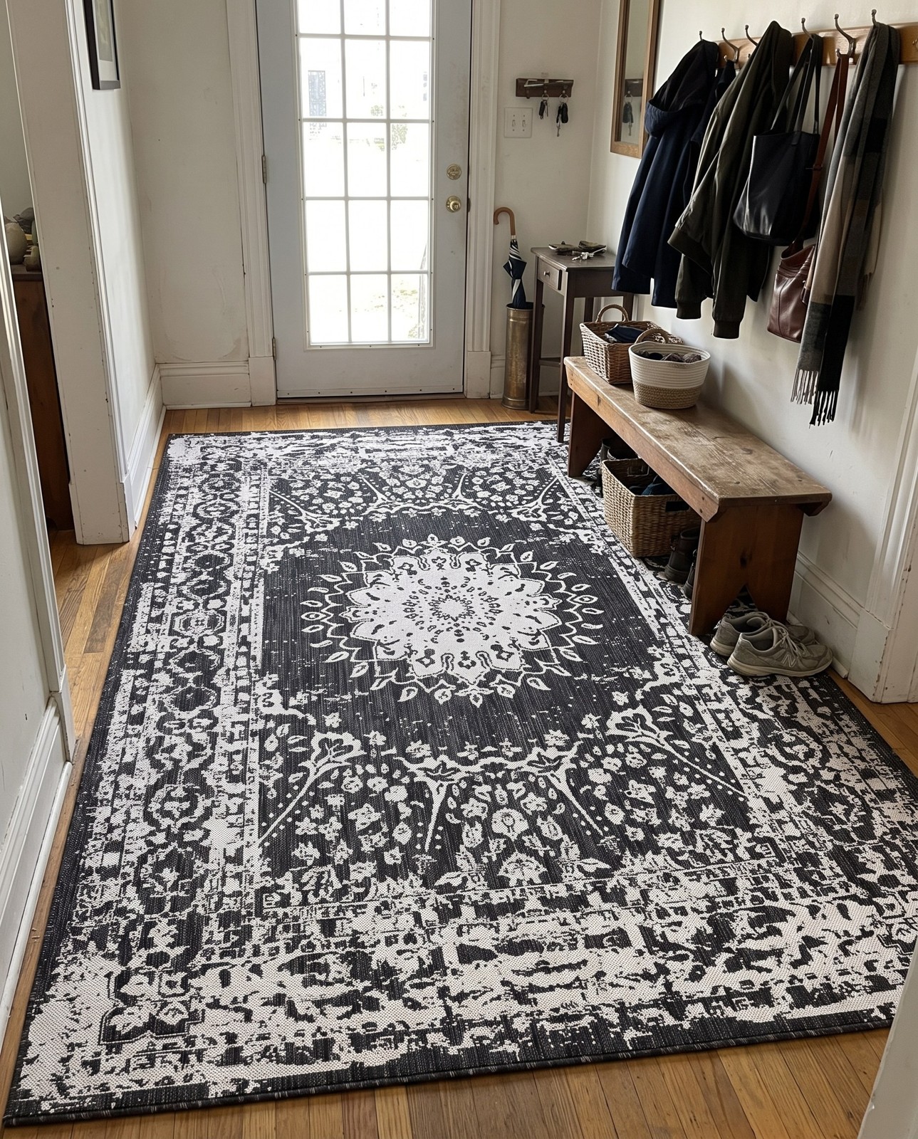 6' x 9' Royce · Border Outdoor Rug, black and white