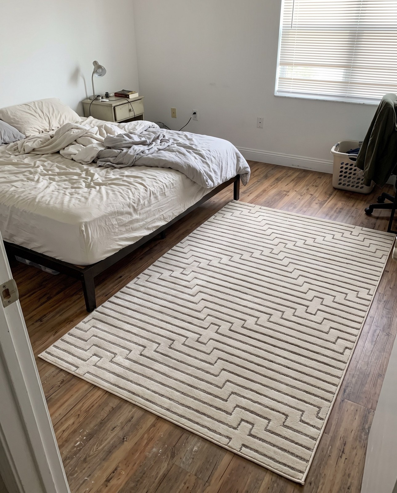 4' x 6' Cottonwood · Geometric maze rug, silver and cream