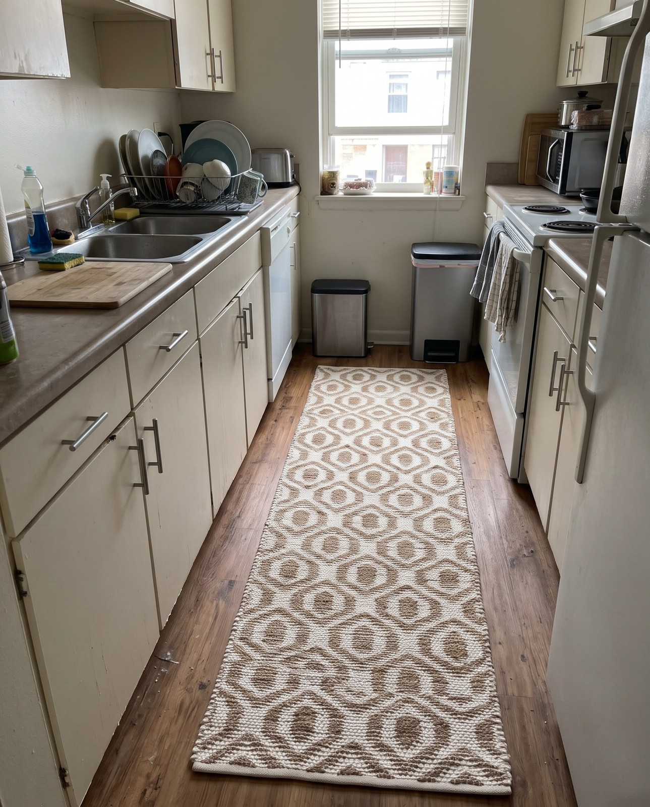 1' 2 x 4' 1 Hops · Geometric Chindi Rug
