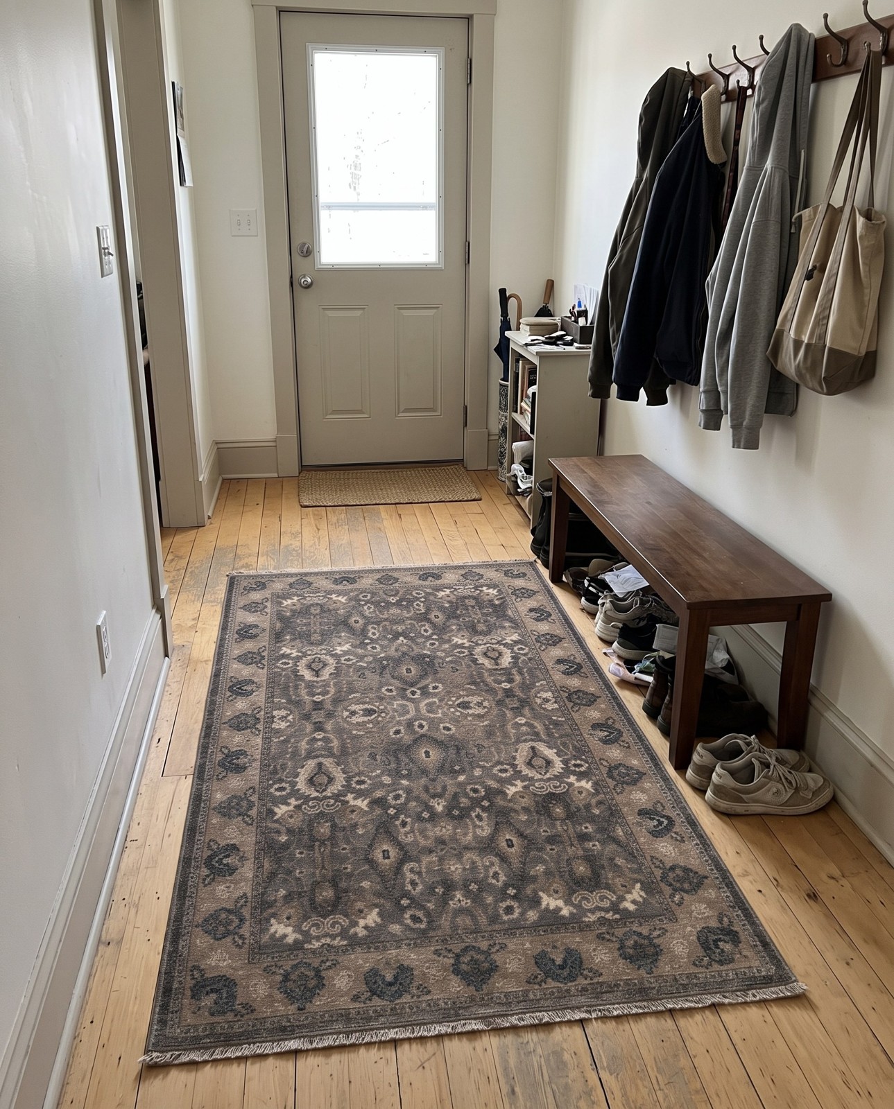 3' 3 x 5' 3 Brownell · Border rug