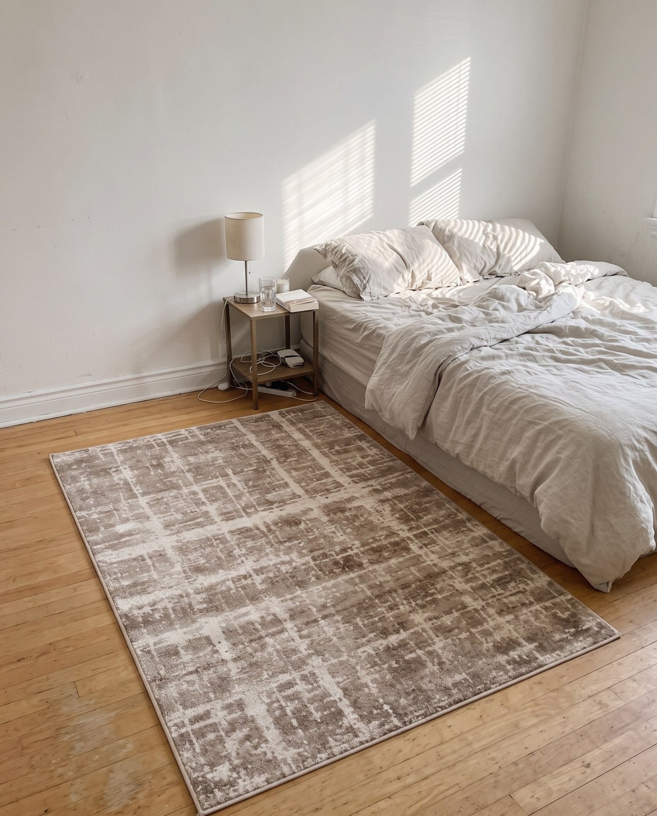 4' x 6' Maplewood · Abstract grid rug, beige and ivory
