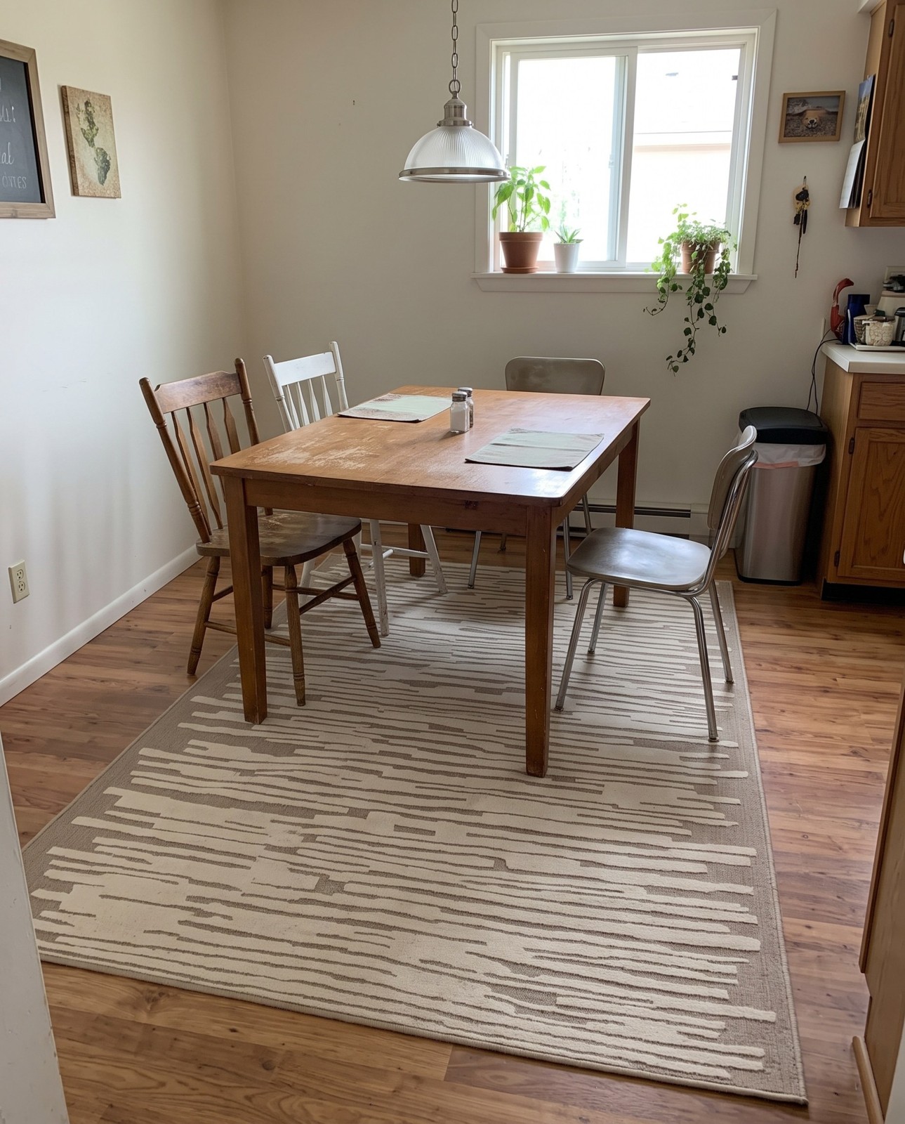 4' x 6' Clemson · Abstract rug, beige and ivory