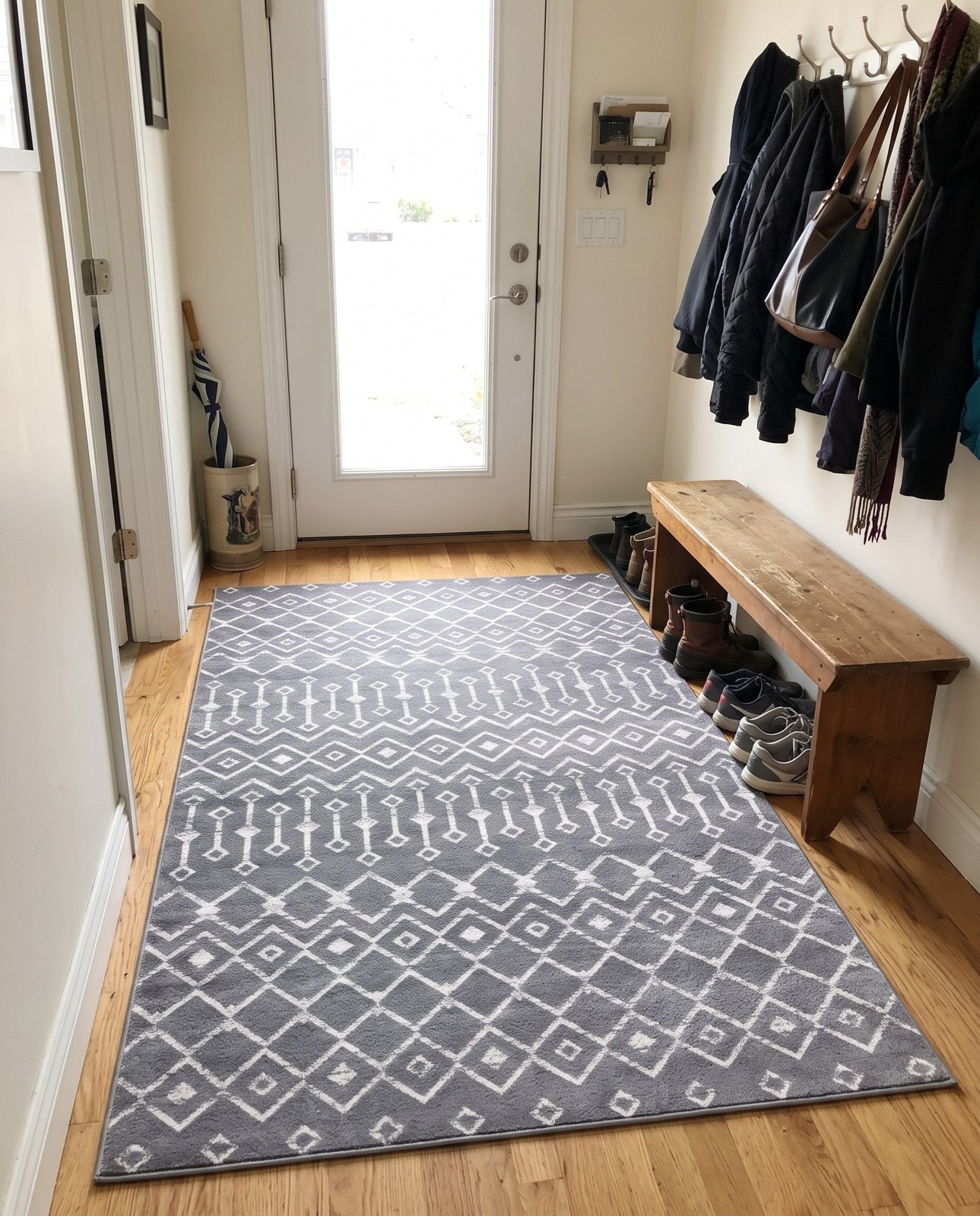 2' x 3' Dudley · Chevron rug
