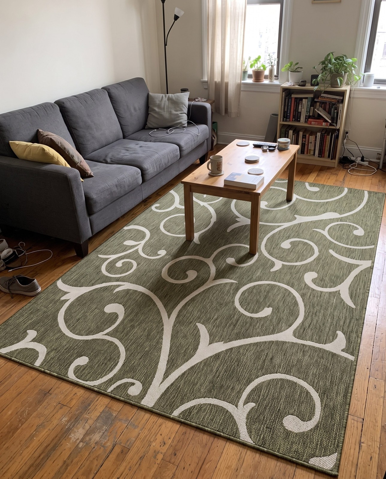 Detail image of 7' 10 x 10' Shale · Floral / botanical Outdoor Rug, green
