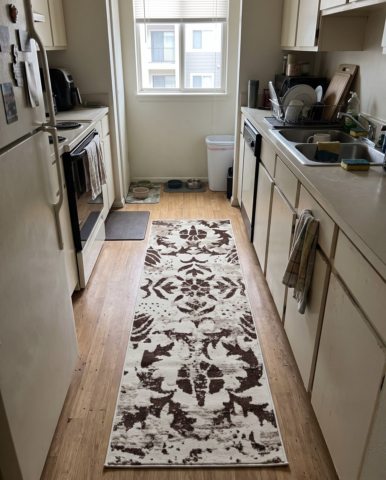 Detail image of 2' x 3' Harley · Damask rug