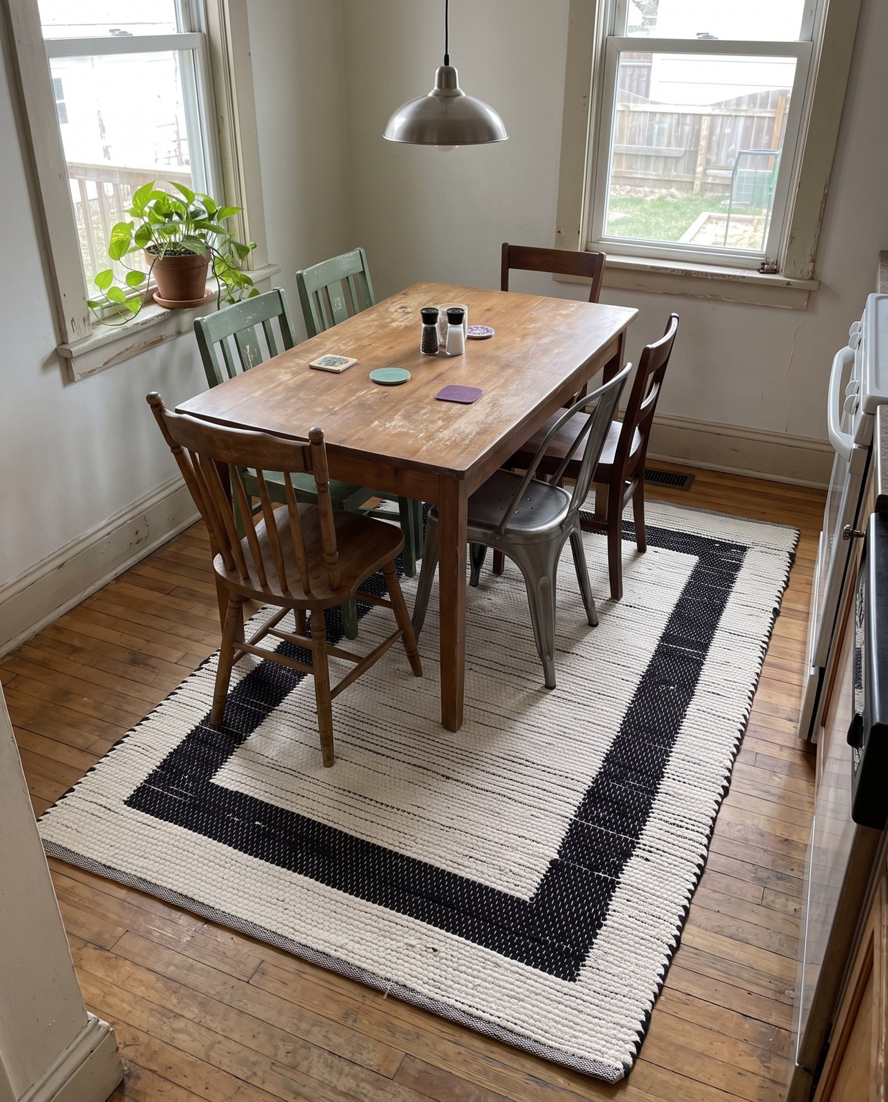 Detail image of 10' x 14' 1 Stafford · Border Chindi Rug