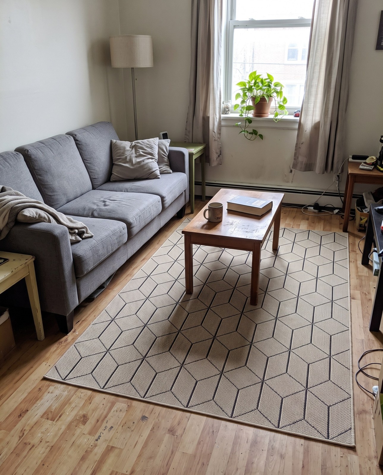 2' x 3' 1 Jasper · Geometric Outdoor Rug, khaki