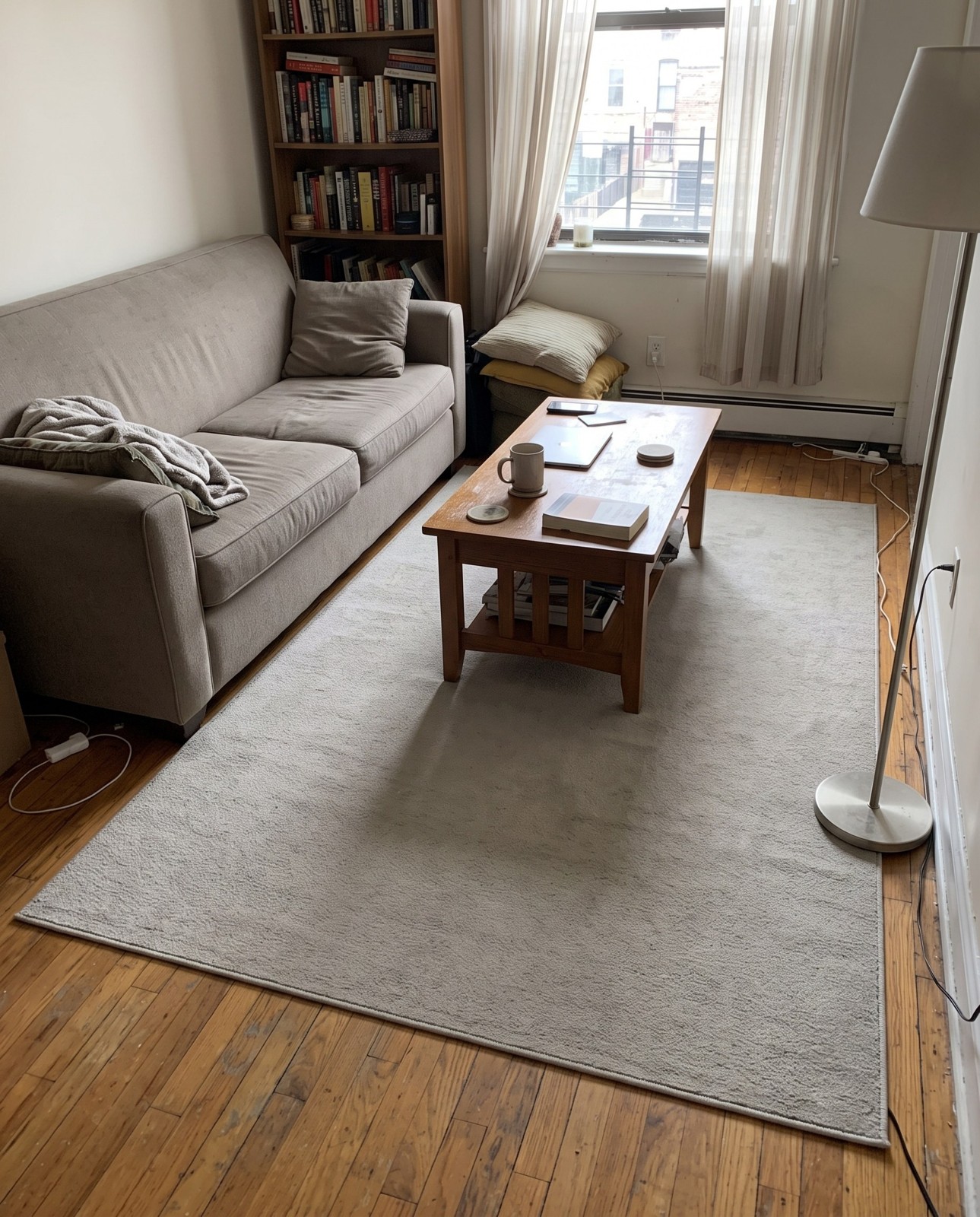 5' 3 x 8' Sutton · Solid rug, light gray
