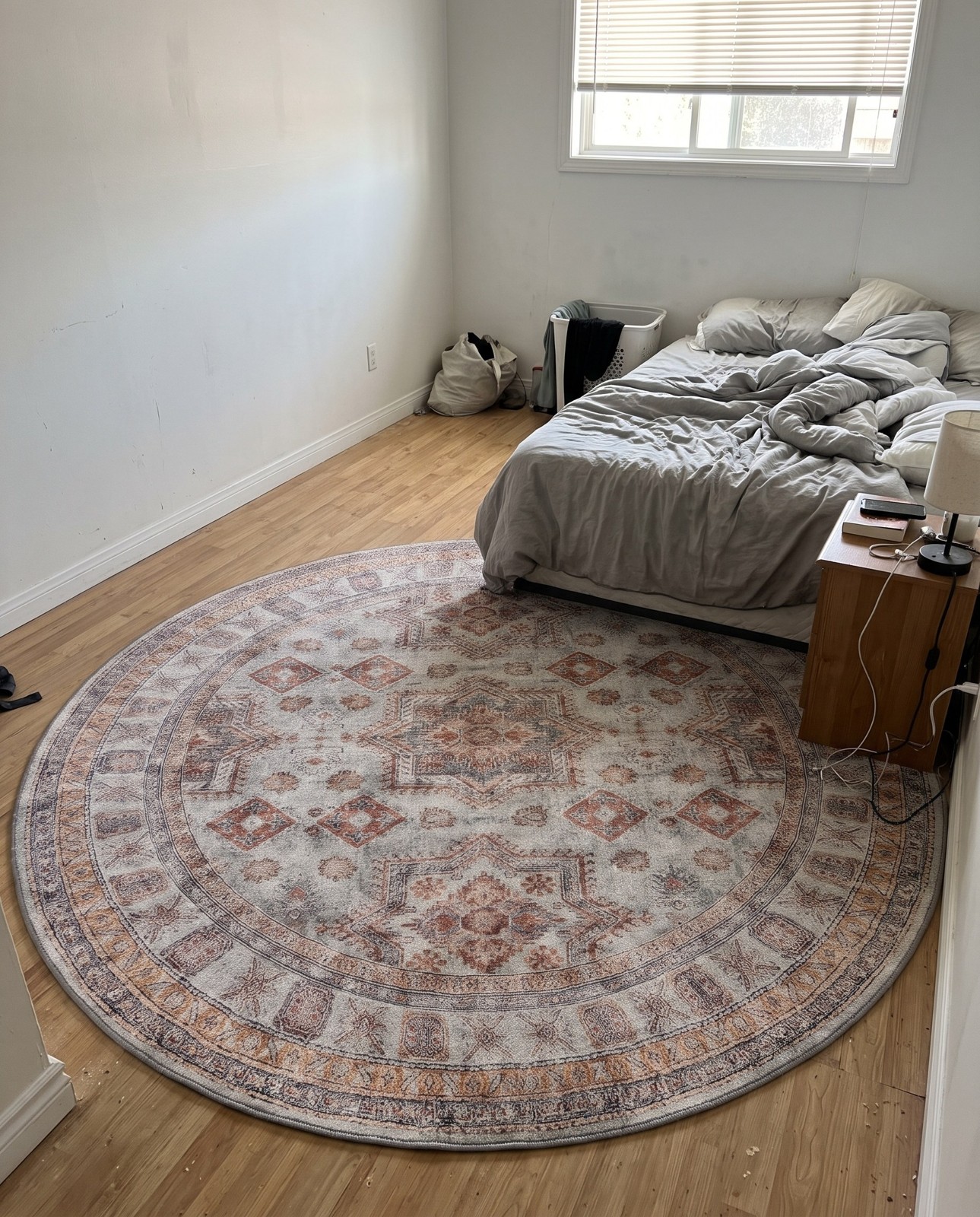7' 10 x 7' 10 Pickett · Faded medallion Washable Rug, ivory and terracotta