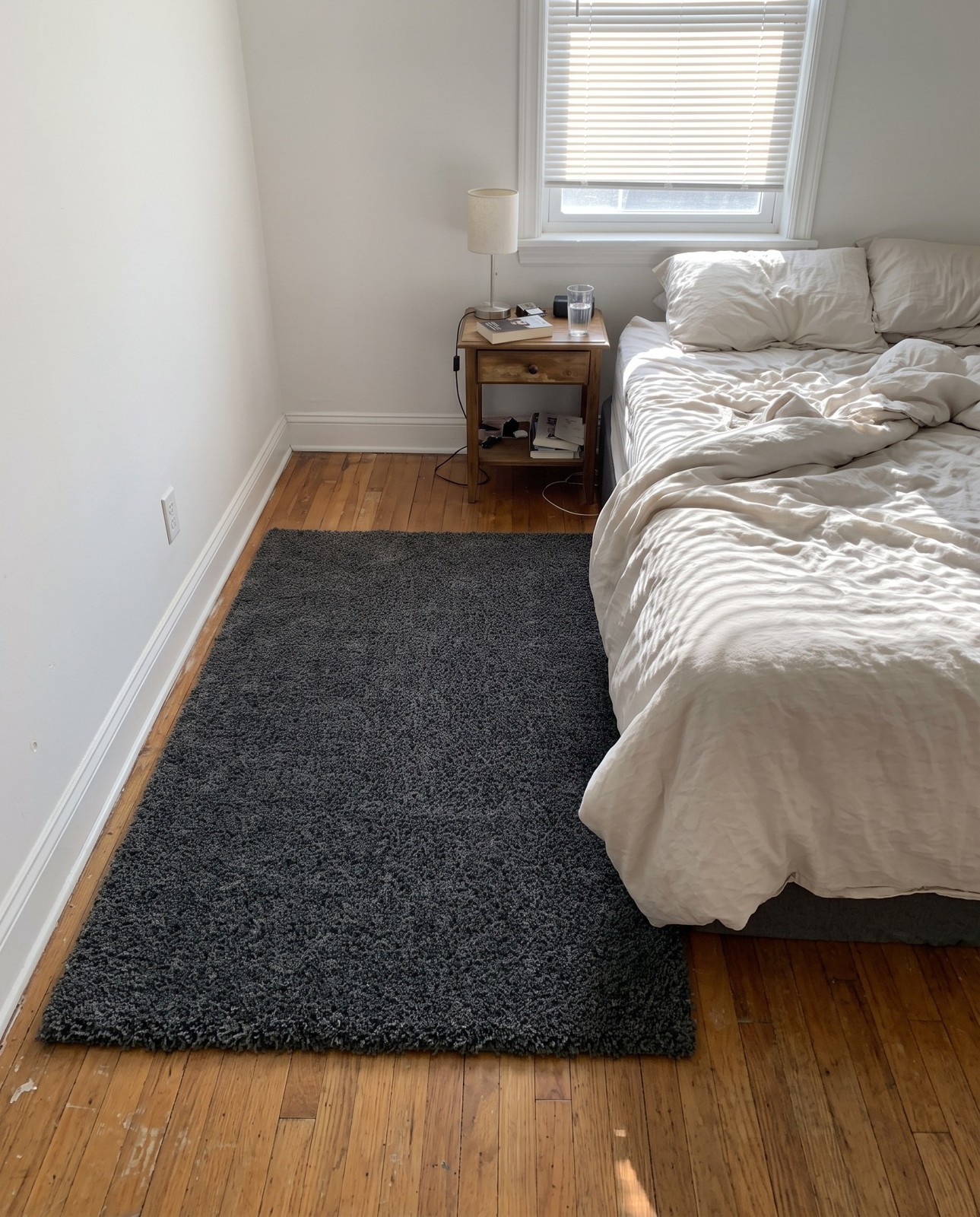 Detail image of 5' 3 x 8' Dunham · Solid shag rug, charcoal