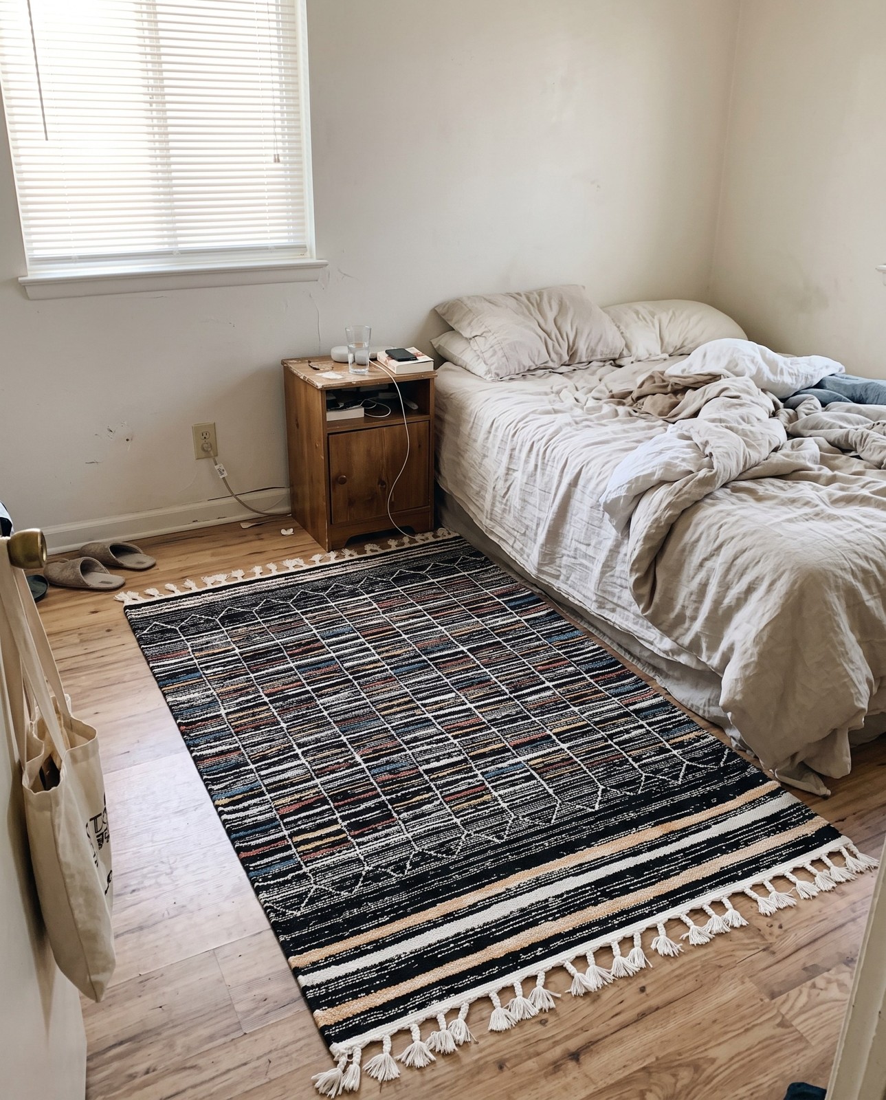 4' x 6' Brenton · Geometric grid rug, black and multicolor