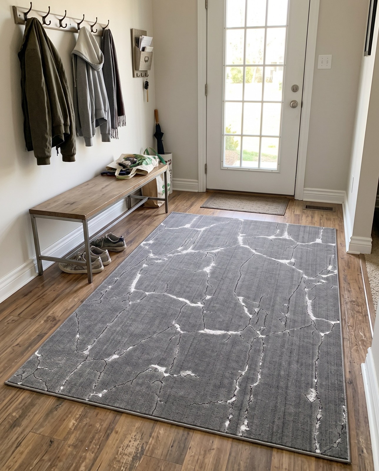 2' x 3' Ravenhill · Abstract rug, gray and silver