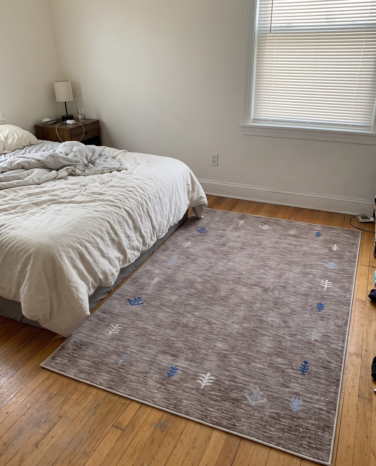 7' 10 x 10' Putnam · Border rug, gray brown