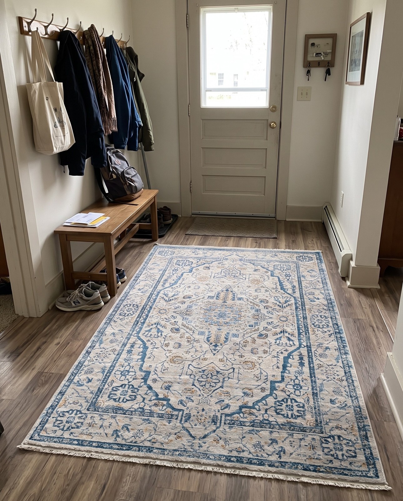 3' x 5' 3 Thane · Medallion rug, gray and blue