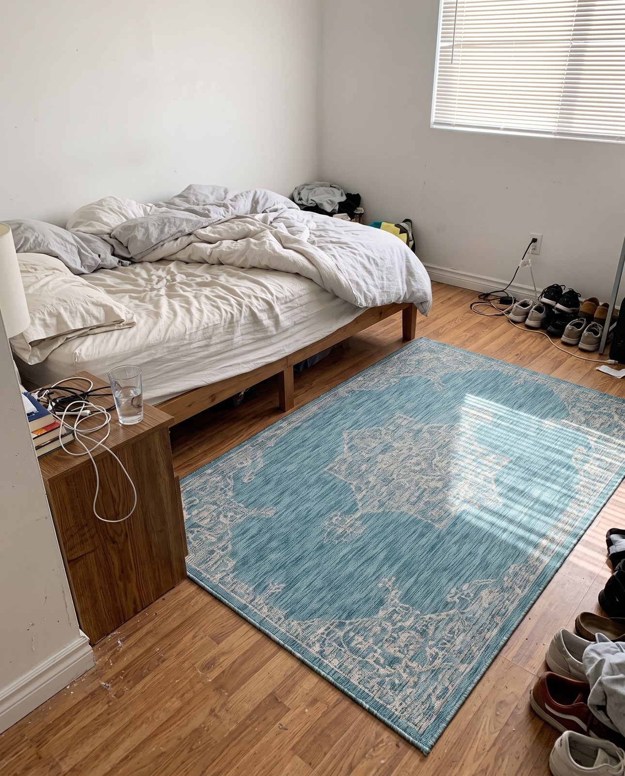 6' x 9' Rhys · Border Outdoor Rug, aqua