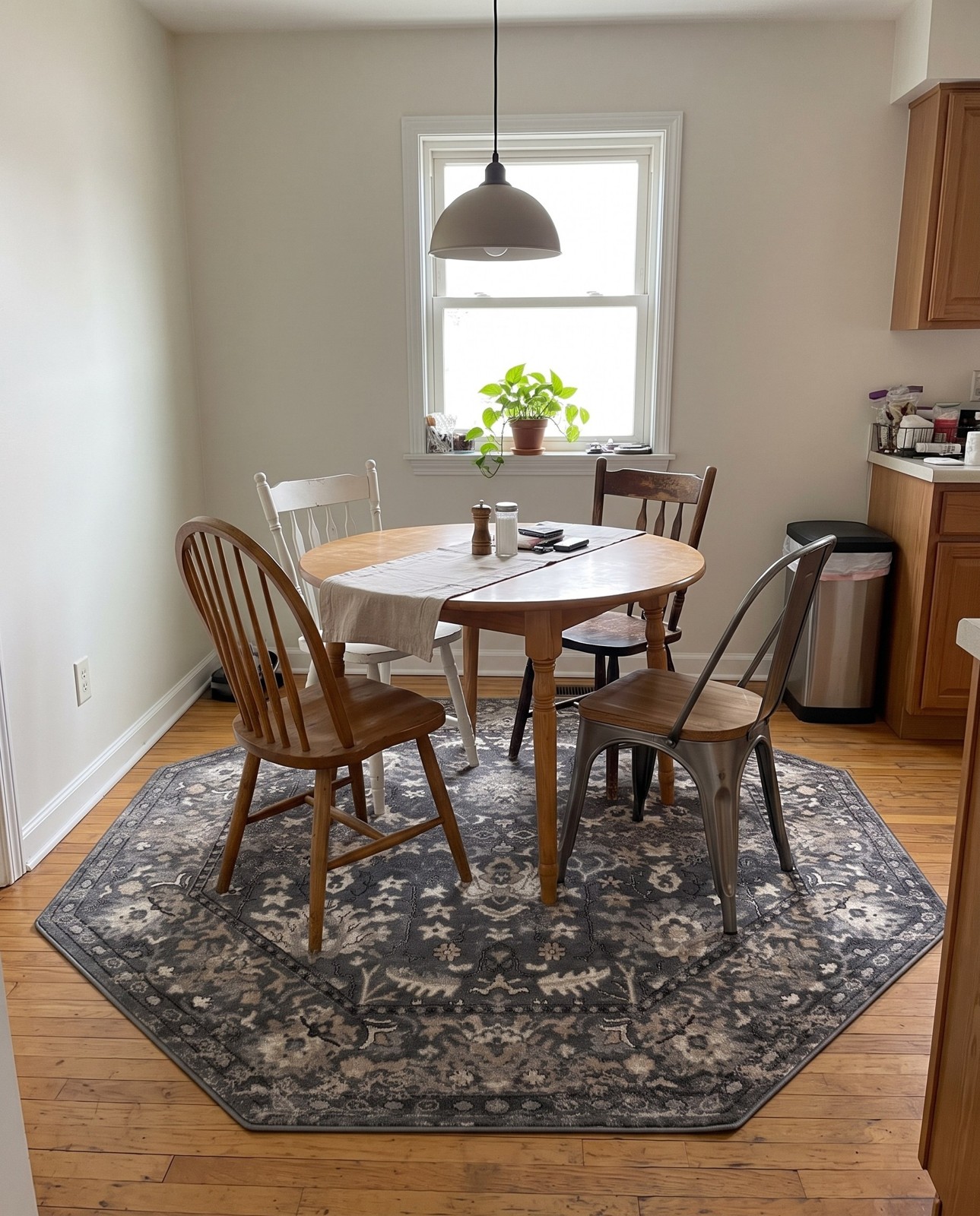 6' 9 x 10' Leacock · Border rug, gray