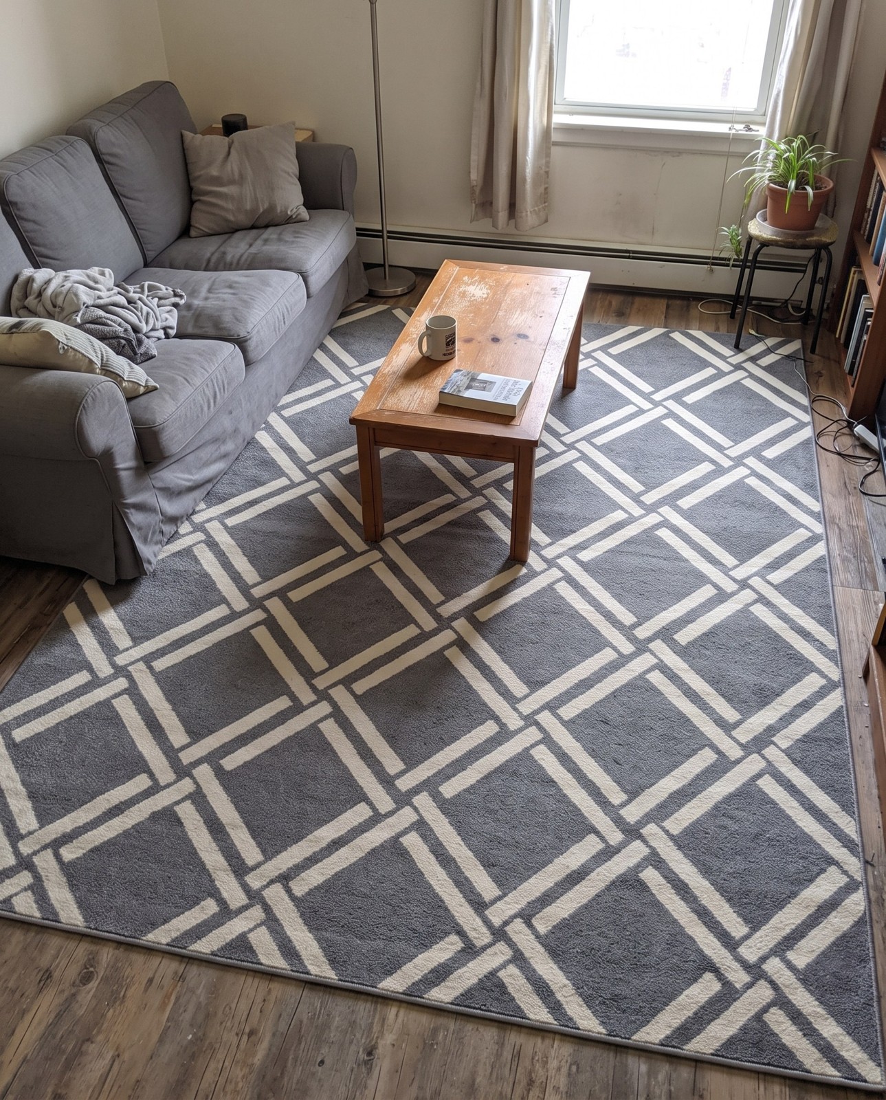 3' 3 x 5' 3 Deane · Diamond rug, dgray