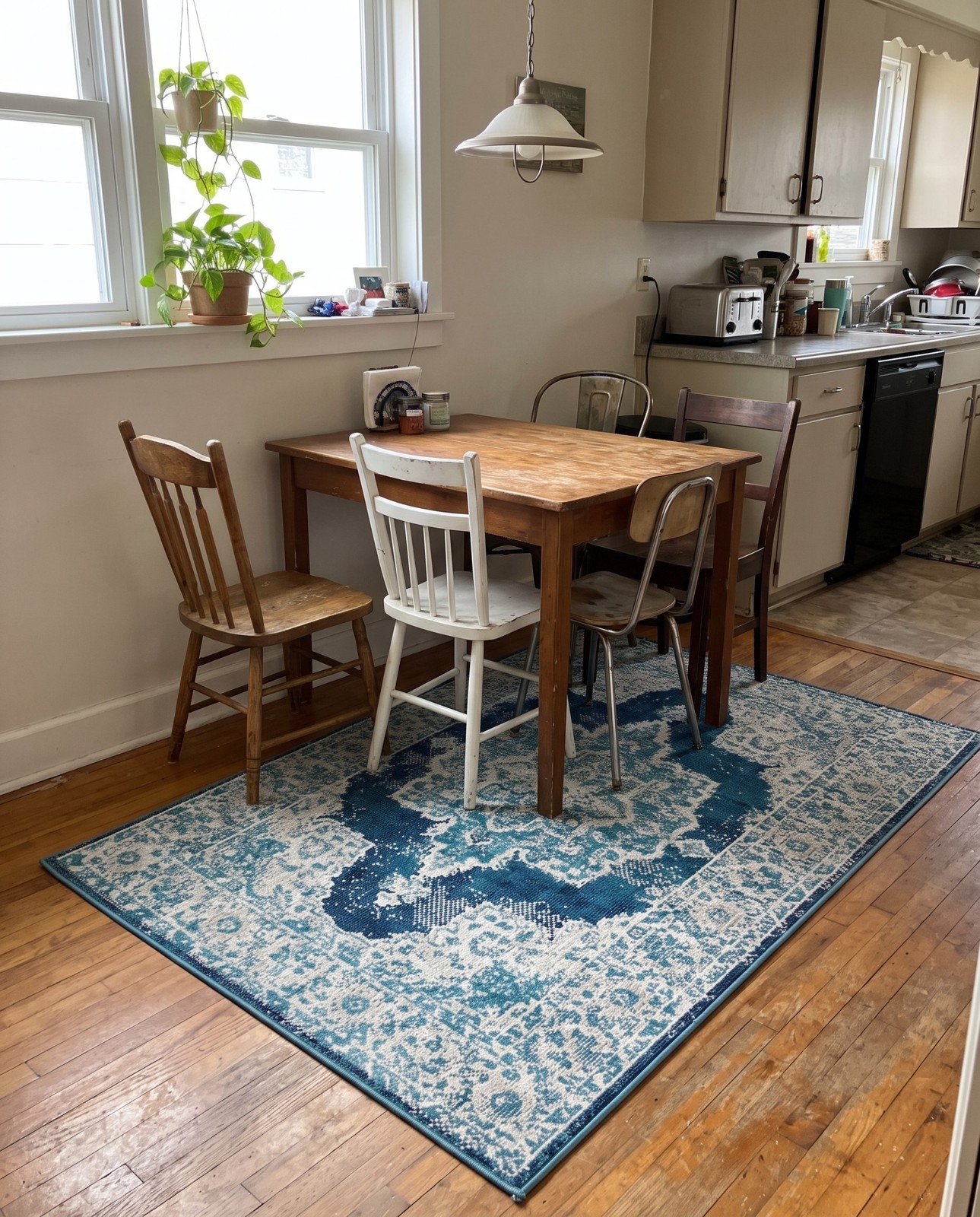 4' x 6' Marjorie · Border rug, navy