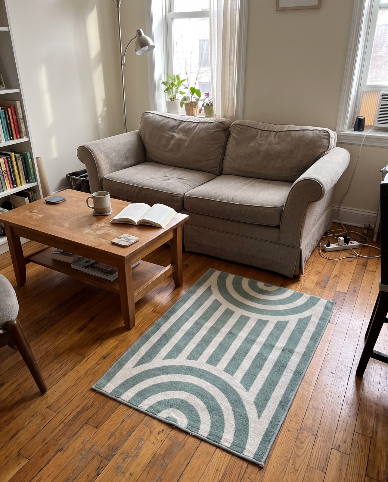 Detail image of 2' x 3' Nye · Geometric rug, soft green
