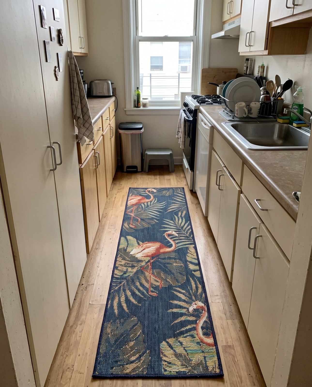 2' x 7' 10 Ridgway · Flamingo Outdoor Rug, navy and coral