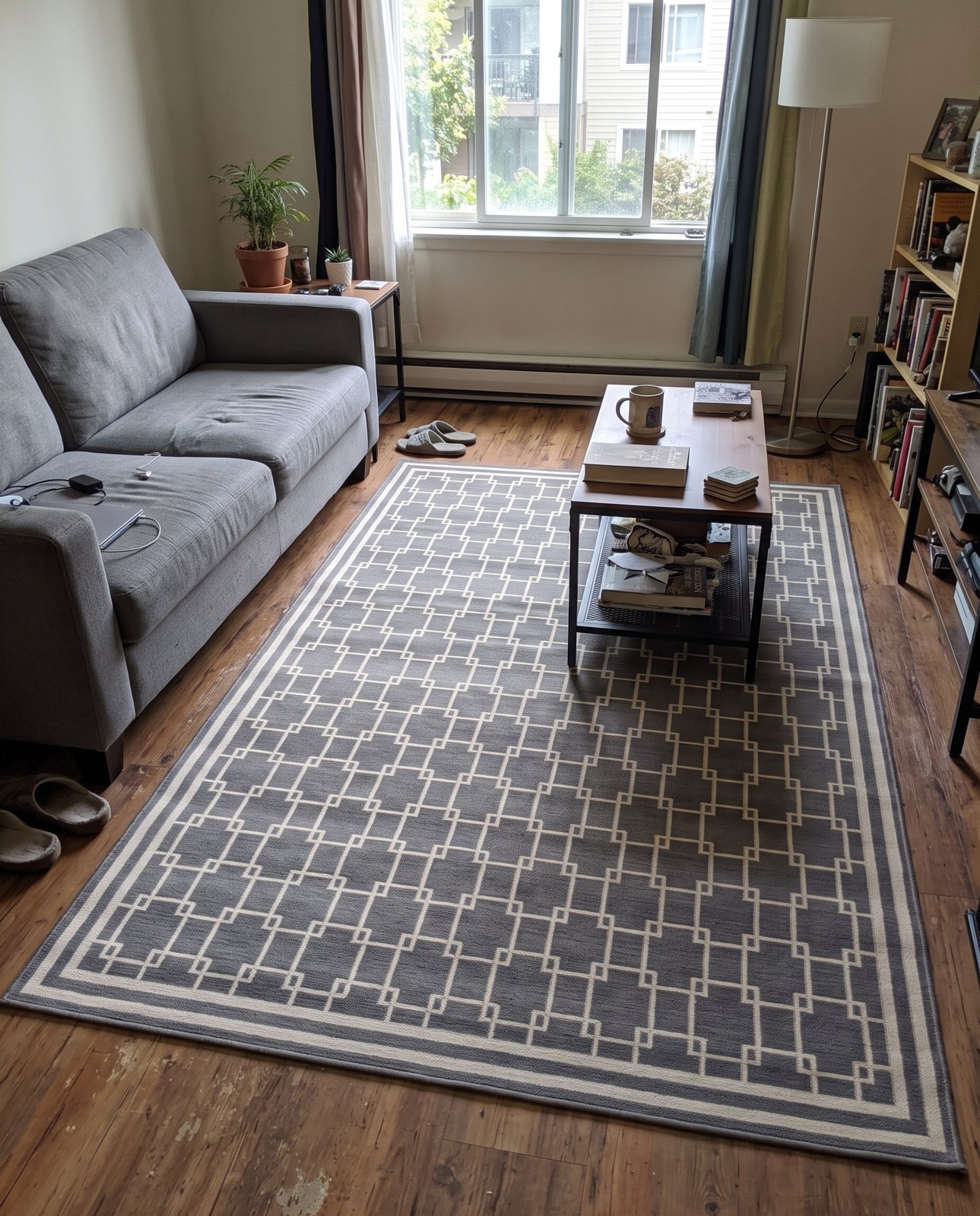 2' x 3' Aubade · Border rug