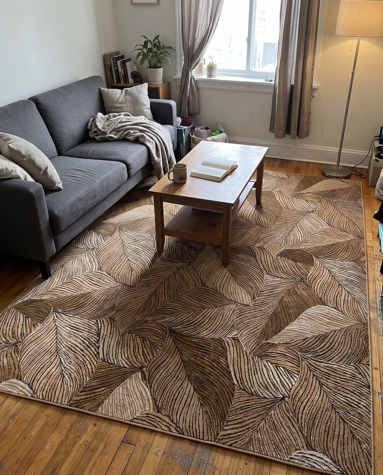 Detail image of 8' x 11' Trowell · Leaf pattern Outdoor Rug, brown and beige