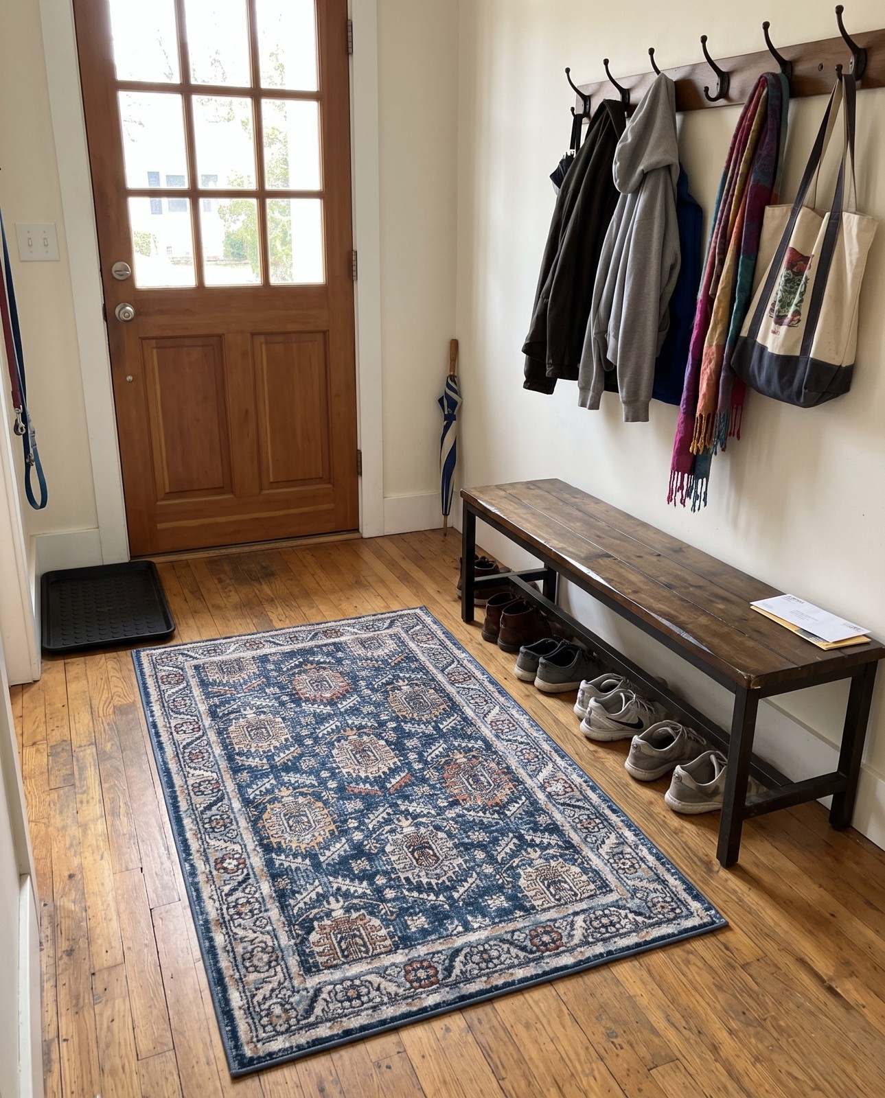 Detail image of 4' x 6' Bozeman · Border rug, blue