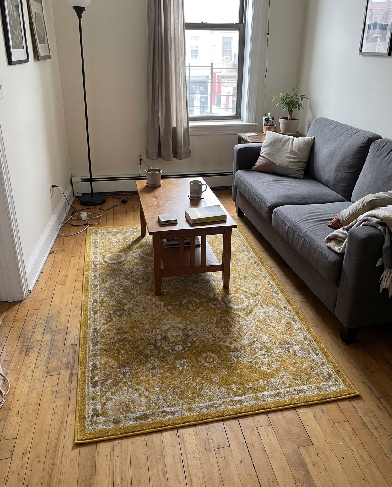 3' x 5' 3 Willard · Border rug, yellow