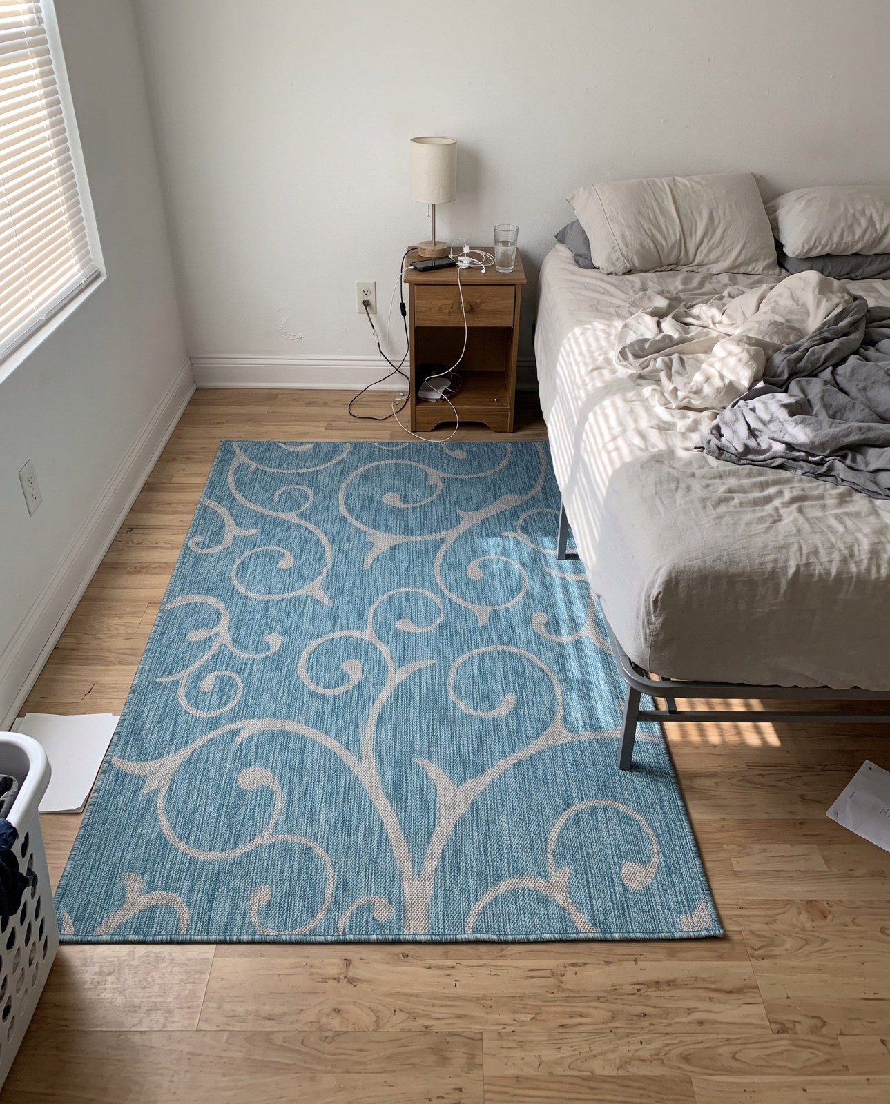 Detail image of 6' x 9' Shale · Floral / botanical Outdoor Rug, aqua