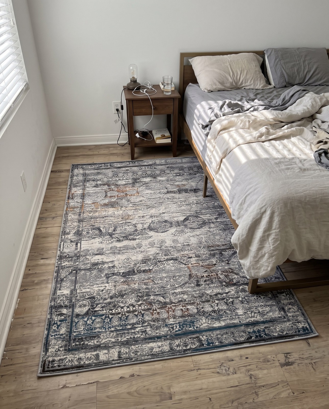 2' x 3' Thrupp · Border rug, multi