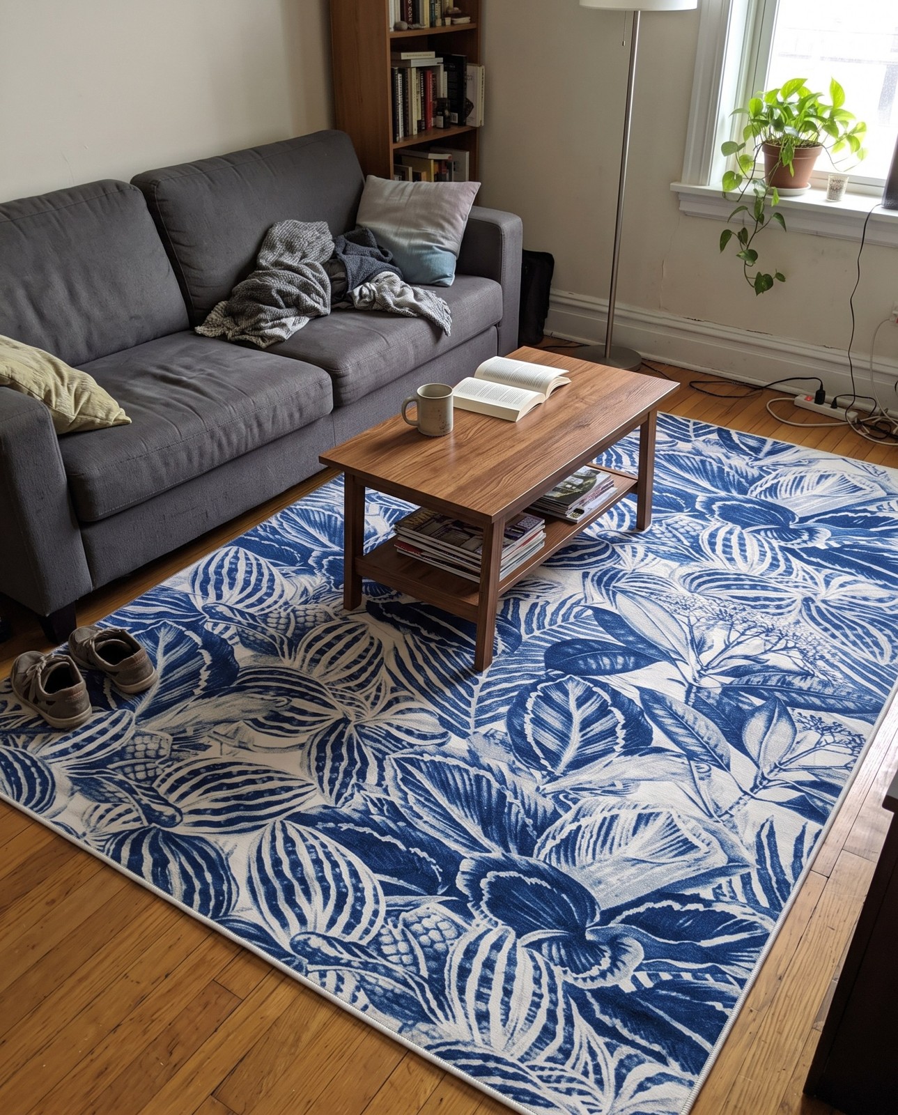 9' x 12' Herrick · Floral / botanical rug, navy