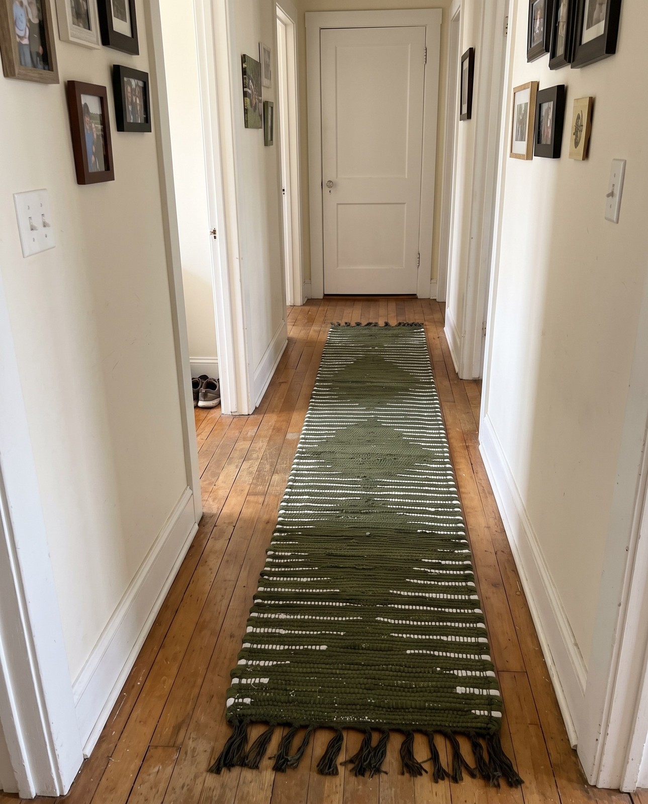 0' 9 x 2' 6 Roper · Striped Chindi Rug