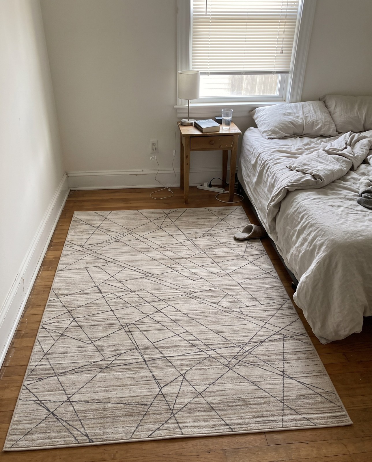 Detail image of 4' x 6' Arnett · Abstract rug, fjord beige